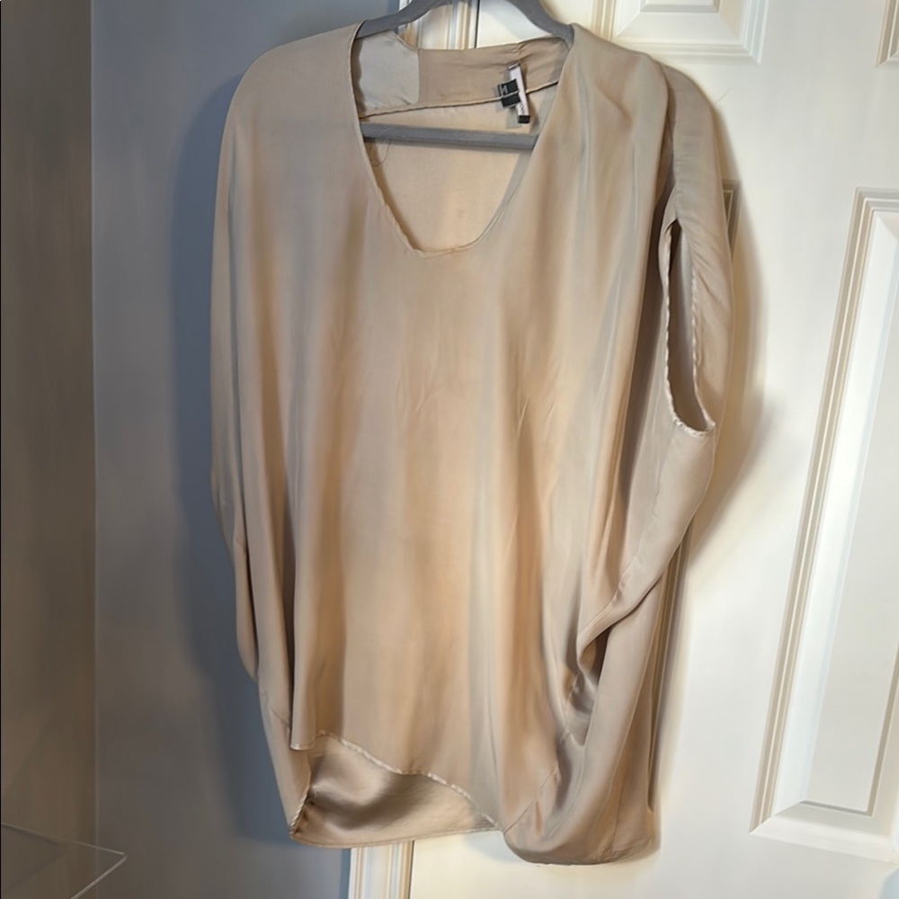 Vince Tan Asymmetrical 3/4 Sleeve Blouse